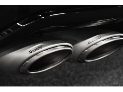 Lamborghini Urus V8 - NERO HELENE / ORANGE - AKRAPOVIC