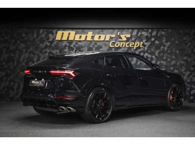 Lamborghini Urus V8 - NERO HELENE / ORANGE - AKRAPOVIC