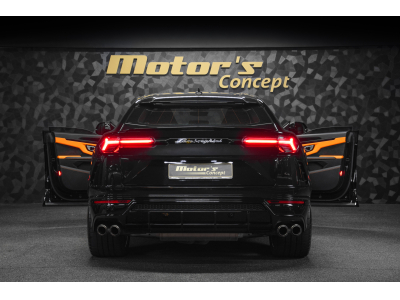 Lamborghini Urus V8 - NERO HELENE / ORANGE - AKRAPOVIC