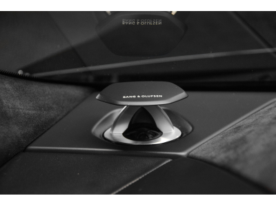 Lamborghini Urus V8 - NERO HELENE / ORANGE - AKRAPOVIC