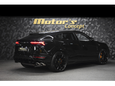 Lamborghini Urus V8 - NERO HELENE / ORANGE - AKRAPOVIC
