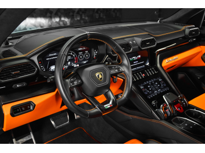 Lamborghini Urus V8 - NERO HELENE / ORANGE - AKRAPOVIC