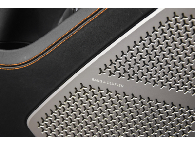 Lamborghini Urus V8 - NERO HELENE / ORANGE - AKRAPOVIC