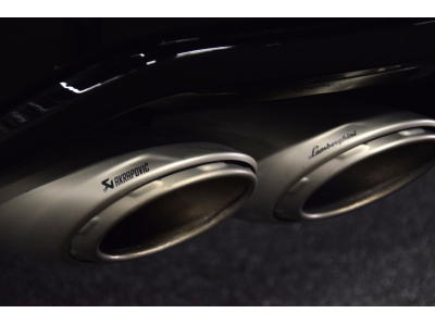 Lamborghini Urus V8 - NERO HELENE / ORANGE - AKRAPOVIC