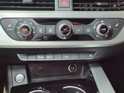 Audi A4 35 TDI S LINE GPS CAMERA CARPLAY TOIT PANO SIEGES CHAUFFANTS