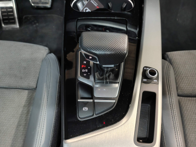 Audi A4 35 TDI S LINE GPS CAMERA CARPLAY TOIT PANO SIEGES CHAUFFANTS