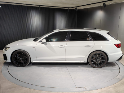 Audi A4 35 TDI S LINE GPS CAMERA CARPLAY TOIT PANO SIEGES CHAUFFANTS