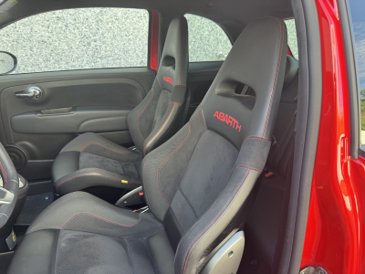 Abarth 695 TRIBUTO FERRARI /CARBON/N°1056/1199