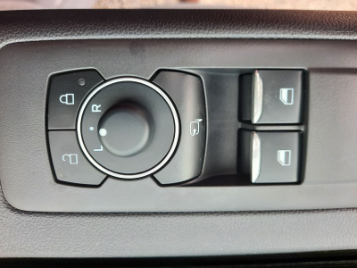 Ford Transit Custom 2.0 TDCi 170 BVA L2H1 SPORT AHK/NAVI