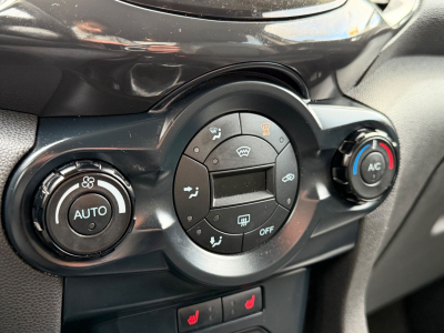 Ford EcoSport Titanium 140 PS