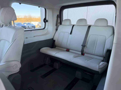 Hyundai Staria 1.6 T-GDI HEV 225 Luxury