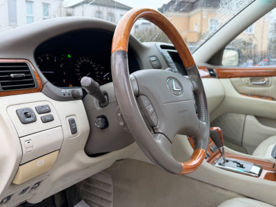 Lexus LS 430 Basis