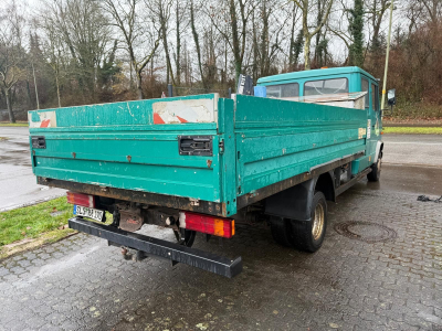 Mercedes-Benz  614 D / Doopelkabine / mit kleiner Kran