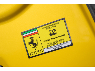 Ferrari F8 Tributo V8 - GIALLO TRIPLO STRATO