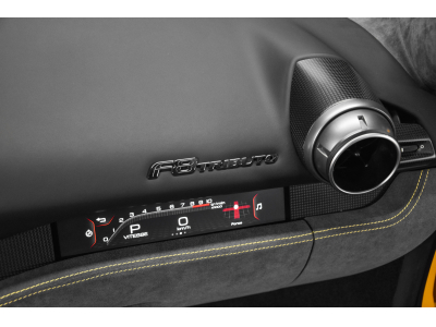 Ferrari F8 Tributo V8 - GIALLO TRIPLO STRATO