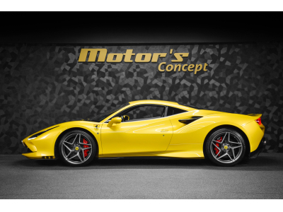 Ferrari F8 Tributo V8 - GIALLO TRIPLO STRATO