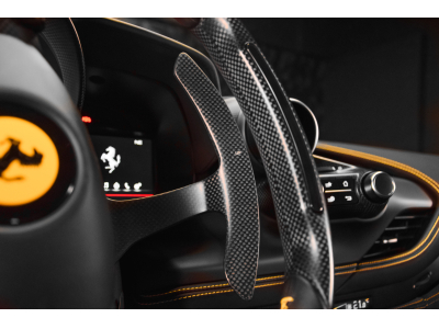 Ferrari F8 Tributo V8 - GIALLO TRIPLO STRATO