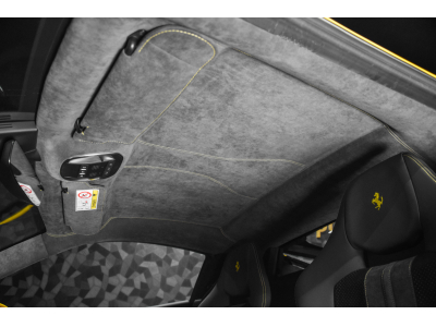 Ferrari F8 Tributo V8 - GIALLO TRIPLO STRATO