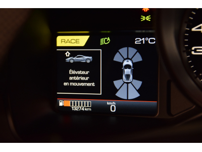 Ferrari F8 Tributo V8 - GIALLO TRIPLO STRATO