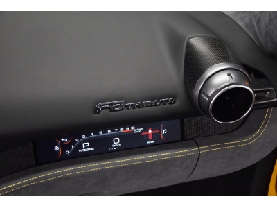 Ferrari F8 Tributo V8 - GIALLO TRIPLO STRATO