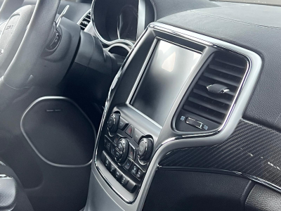 Jeep Grand Cherokee 6.4l V8 HEMI SRT NAVI CUIR PANO 1 HAND