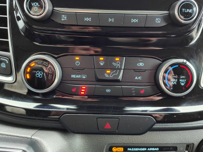 Ford Transit Custom 2.0 TDCI BOITE AUTO 3PLACES CAMERA CARPLAY CRUISE ATTELAGE