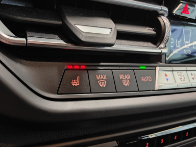 BMW 116 1.5 SDRIVE PACK M GPS CARPLAY CAMERA SIEGES CHAUFFANTS HARMAN KARDON