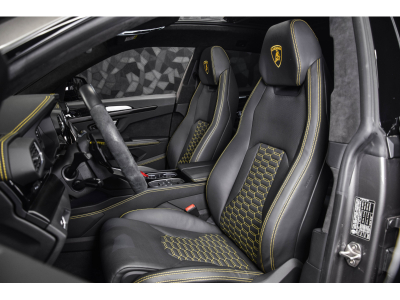 Lamborghini Urus V8 AKRAPOVIC - GRIGIO KERES
