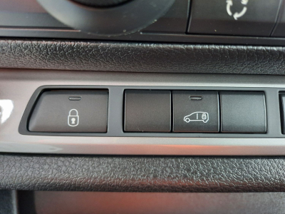 Citroën Jumpy 150 EAT8 M Kamera/Navy/2 Schiebetüren