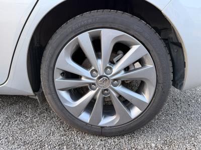 Toyota Auris 1.8 Hybrid