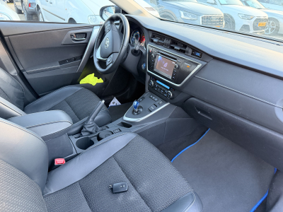 Toyota Auris 1.8 Hybrid