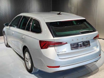 Skoda Octavia 2.0 TDI DSG CARPLAY GPS CAMERA LED SIEGES CHAUFF