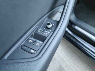 Audi A4 30 TDI S-LINE S-TRONIC CARPLAY GPS CUIR LED