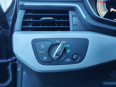 Audi A4 30 TDI S-LINE S-TRONIC CARPLAY GPS CUIR LED