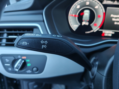 Audi A4 30 TDI S-LINE S-TRONIC CARPLAY GPS CUIR LED