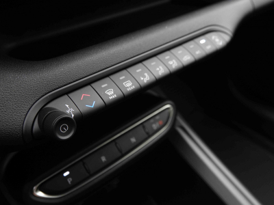 Jeep Avenger 1.2 MHEV DCT Longitide