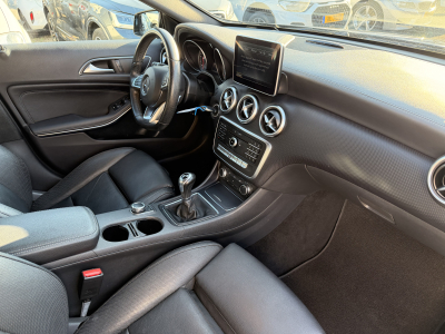 Mercedes-Benz A 180 d AMG line