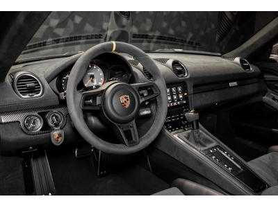 Porsche 718 Cayman GT4 RS PDK / PACK WEISSACH