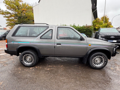Nissan Terrano 2.4 Prestige/ H KENNZEICHEN /
