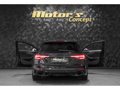 Audi RS4 AVANT 2.9 V6 QUATTRO