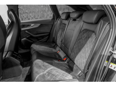 Audi RS4 AVANT 2.9 V6 QUATTRO