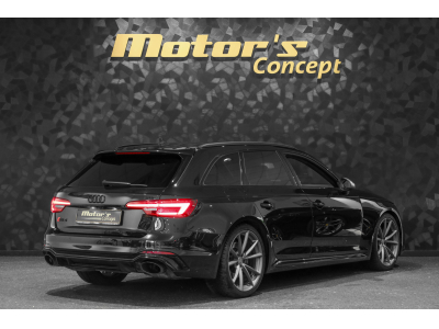 Audi RS4 AVANT 2.9 V6 QUATTRO