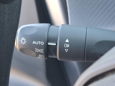 Peugeot 208 1.2 Pute Tech 75 Like