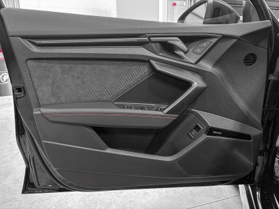 Audi RS3 Sportback 2.5 TFSI quattro/Pano/19//360°/SONO/MATRIX