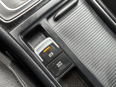 Volkswagen Golf VII Lim. Highline BMT 150PS/DSG/Pano/Leder/