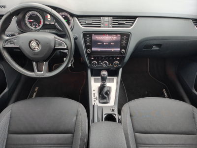 Skoda Octavia 1.6 DSG CARPLAY APS AV/AR SIEGES CHAUFFANTS CRUISE