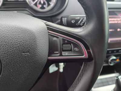 Skoda Octavia 1.6 DSG CARPLAY APS AV/AR SIEGES CHAUFFANTS CRUISE