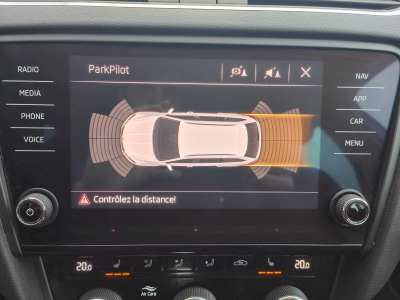 Skoda Octavia 1.6 DSG CARPLAY APS AV/AR SIEGES CHAUFFANTS CRUISE