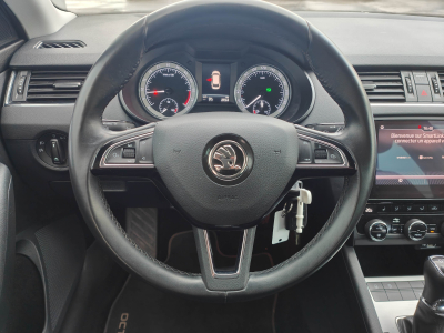 Skoda Octavia 1.6 DSG CARPLAY APS AV/AR SIEGES CHAUFFANTS CRUISE
