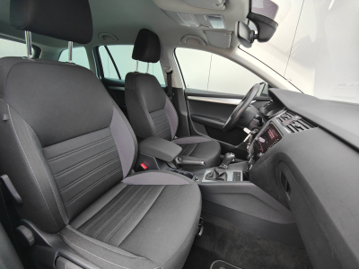 Skoda Octavia 1.6 DSG CARPLAY APS AV/AR SIEGES CHAUFFANTS CRUISE